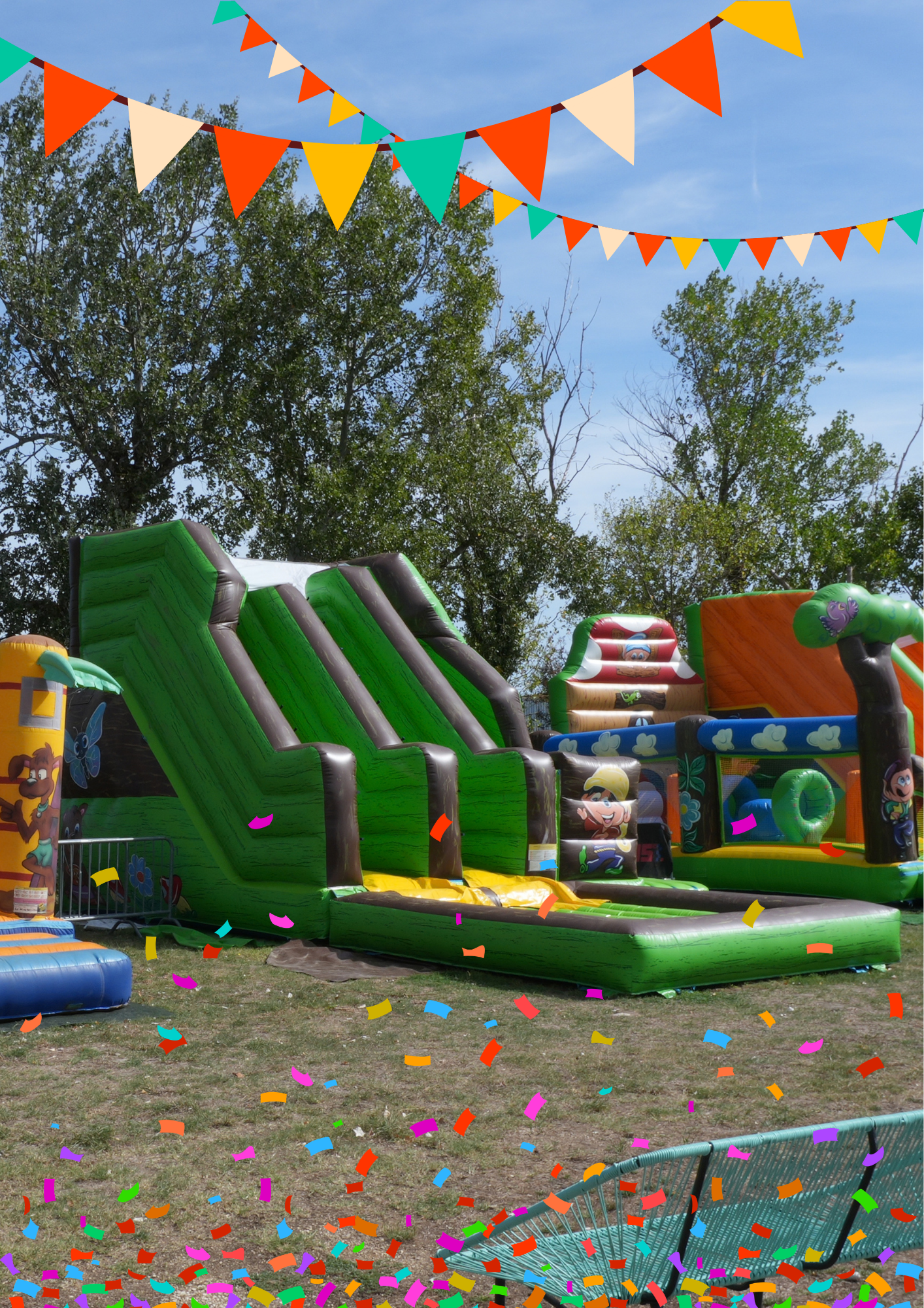 Ensemble de jeux gonflables verts du parc Arena 45.